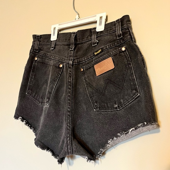 Vintage Wrangler Shorts - Picture 3 of 4